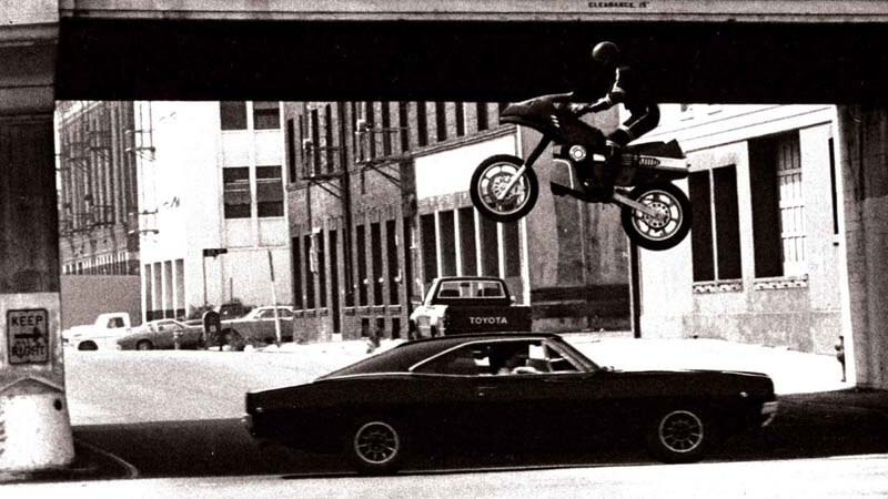 Salto del Halcón Callejero