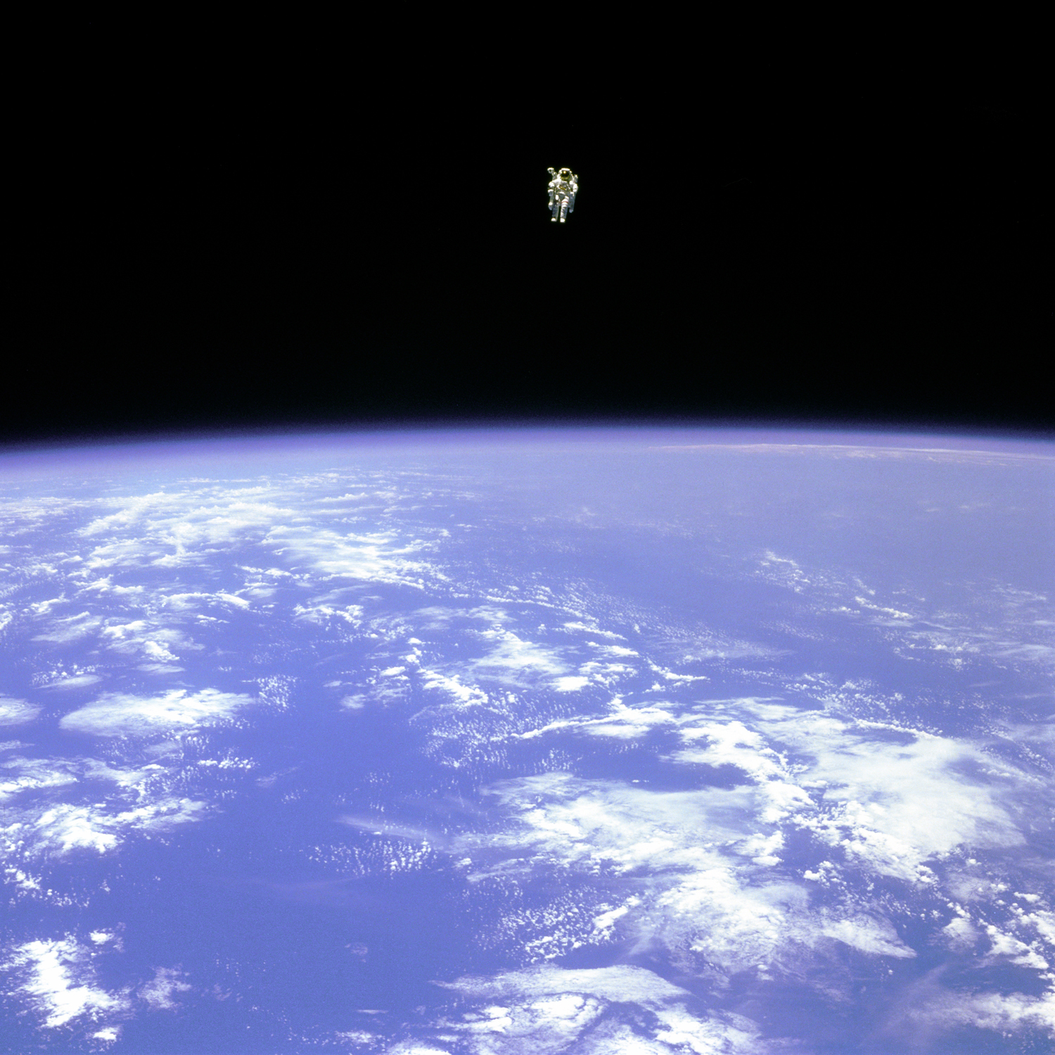 Bruce McCandless II, el primer hombre libre en el espacio (1984)